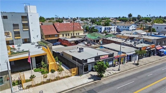 2116 S Central Avenue, Los Angeles, CA 90011