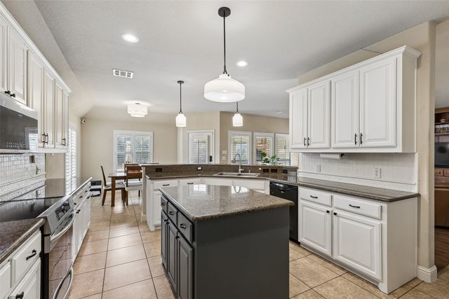 139 Country Lakes Drive, Argyle, TX 76226