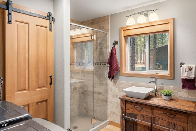 54975 Forest Lane, Bend, OR 97707