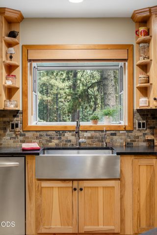 54975 Forest Lane, Bend, OR 97707