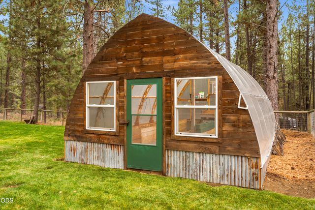 54975 Forest Lane, Bend, OR 97707