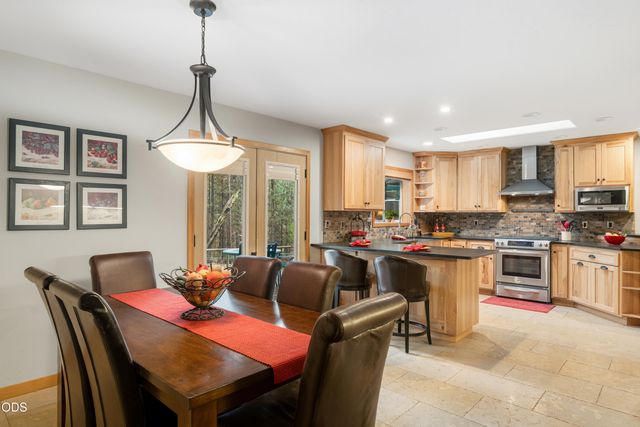 54975 Forest Lane, Bend, OR 97707