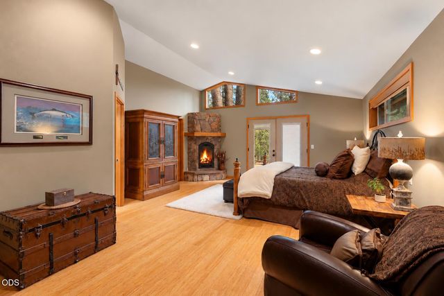 54975 Forest Lane, Bend, OR 97707