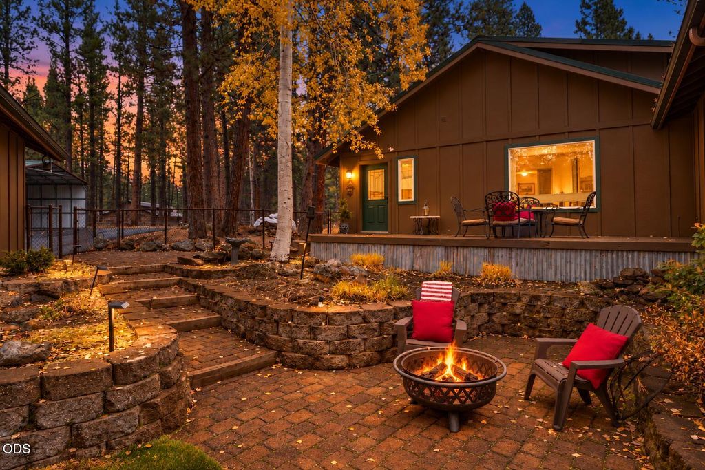 54975 Forest Lane, Bend, OR 97707