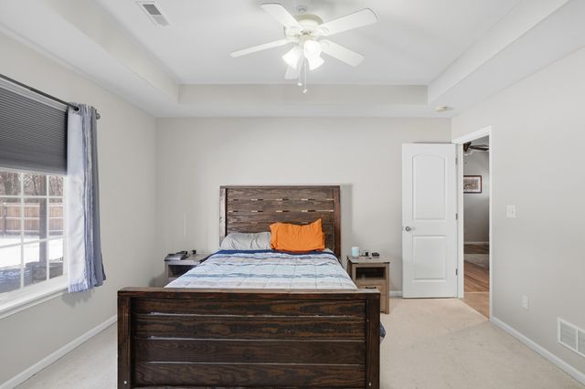 1941 CHOUTEAU LN, Boonville, MO 65233