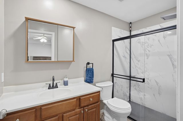 1941 CHOUTEAU LN, Boonville, MO 65233