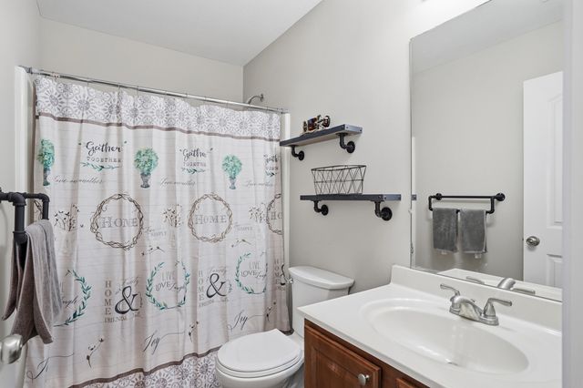 1941 CHOUTEAU LN, Boonville, MO 65233