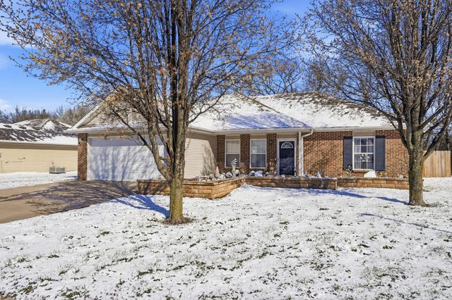 1941 CHOUTEAU LN, Boonville, MO 65233