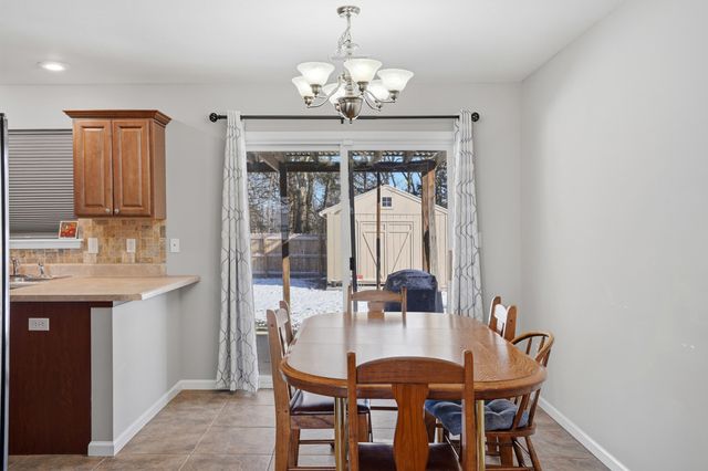 1941 CHOUTEAU LN, Boonville, MO 65233