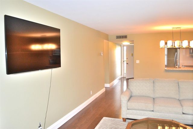 8150 W Mcnab Road 210, Tamarac, FL 33321