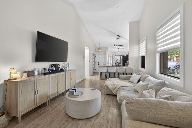 3807 Collinwood Lane, West Palm Beach, FL 33406