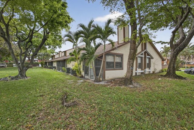 3807 Collinwood Lane, West Palm Beach, FL 33406
