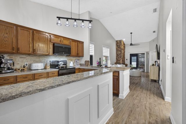 3807 Collinwood Lane, West Palm Beach, FL 33406