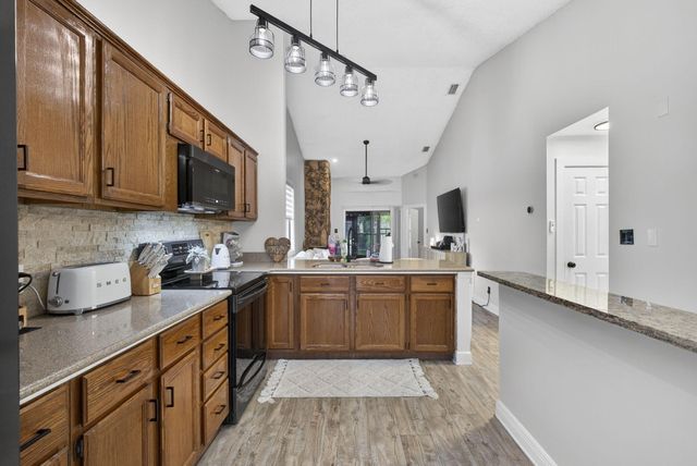 3807 Collinwood Lane, West Palm Beach, FL 33406