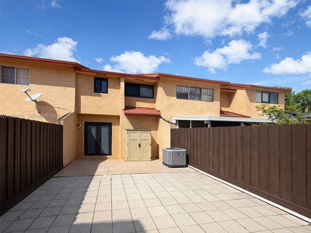 844 W 41st St 47, Hialeah, FL 33012