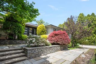 20 Woodland Terrace, Providence, RI 02906