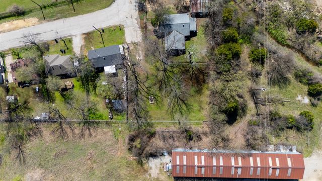 1609 N Brazos Avenue, Cleburne, TX 76031