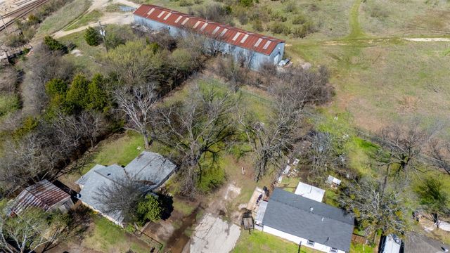 1609 N Brazos Avenue, Cleburne, TX 76031