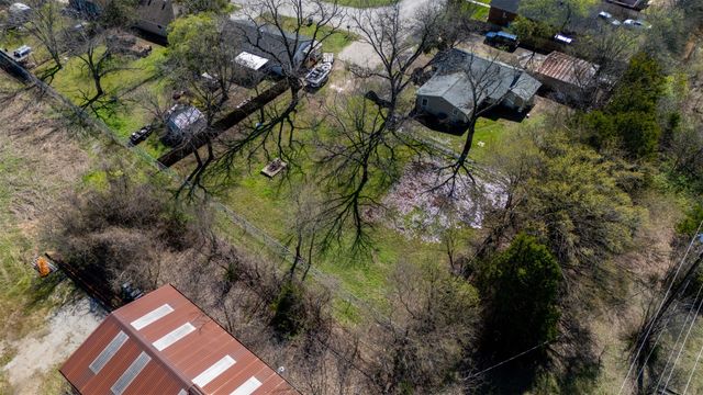 1609 N Brazos Avenue, Cleburne, TX 76031