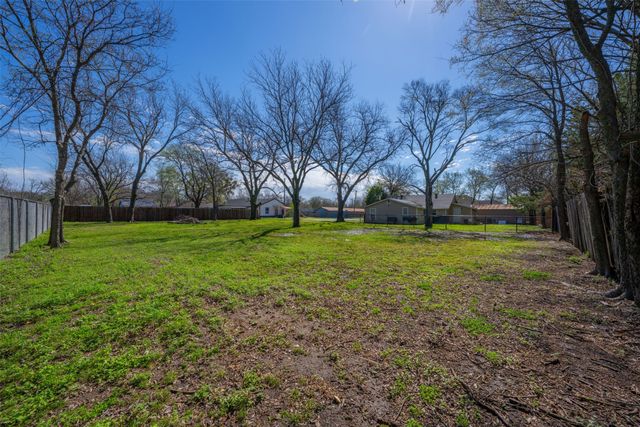 1609 N Brazos Avenue, Cleburne, TX 76031
