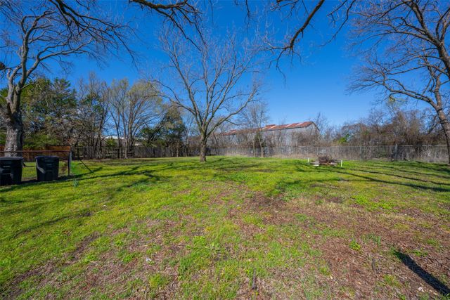 1609 N Brazos Avenue, Cleburne, TX 76031