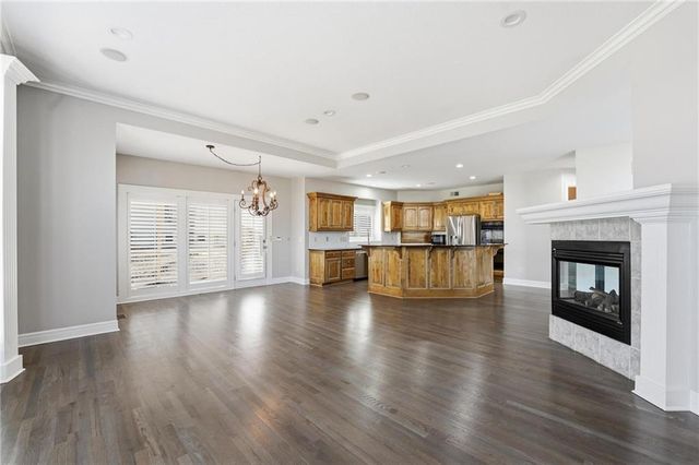 6119 S National Drive, Parkville, MO 64152