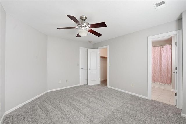 6119 S National Drive, Parkville, MO 64152