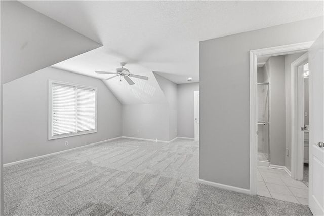 6119 S National Drive, Parkville, MO 64152