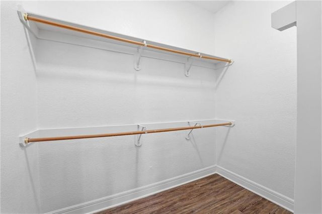 6119 S National Drive, Parkville, MO 64152