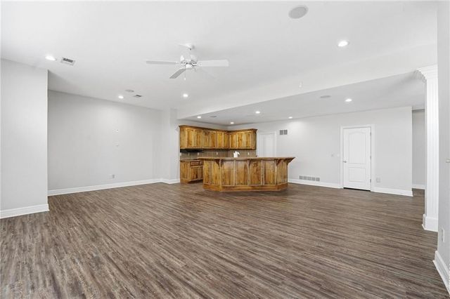 6119 S National Drive, Parkville, MO 64152