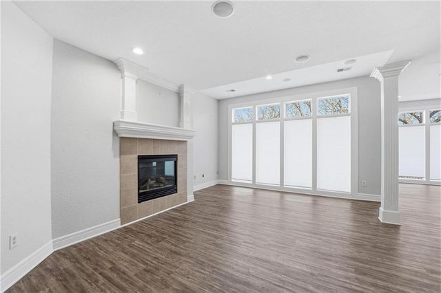 6119 S National Drive, Parkville, MO 64152