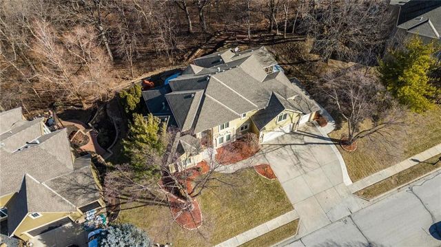 6119 S National Drive, Parkville, MO 64152