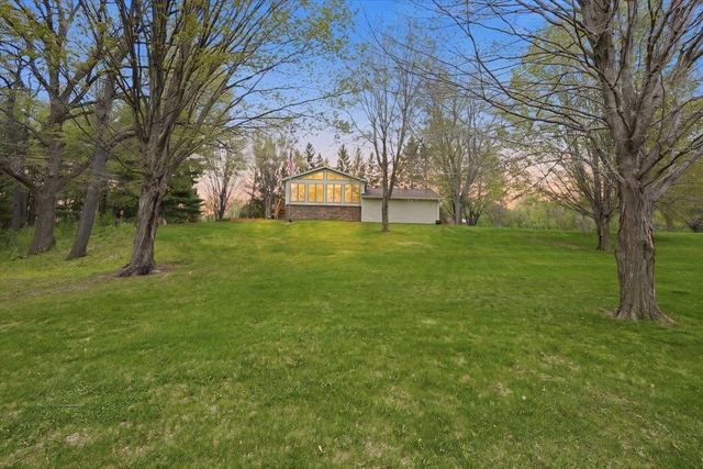 2012 Rathert Road, Cottage Grove, WI 53527