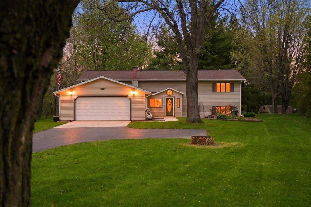 2012 Rathert Road, Cottage Grove, WI 53527