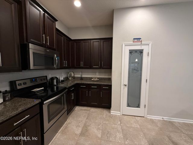 686 GLENDALE Lane, Orange Park, FL 32065