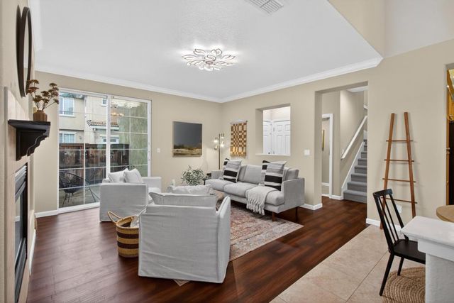 7868 MONALDO Walk, Sacramento, CA 95823