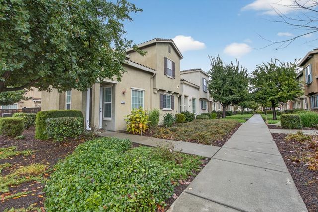 7868 MONALDO Walk, Sacramento, CA 95823