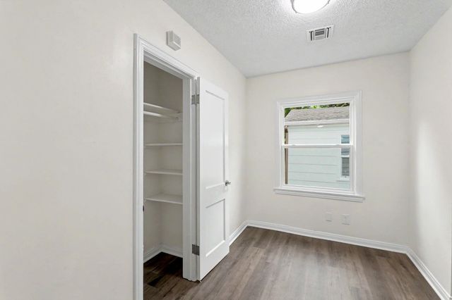 629 N Ridgewood Drive, Wichita, KS 67208