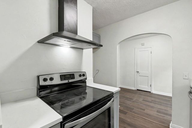 629 N Ridgewood Drive, Wichita, KS 67208