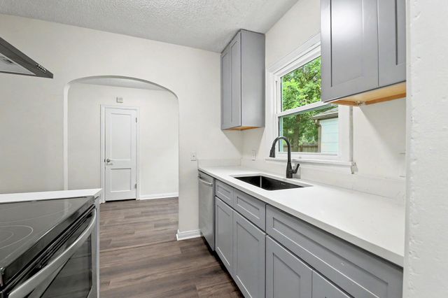 629 N Ridgewood Drive, Wichita, KS 67208