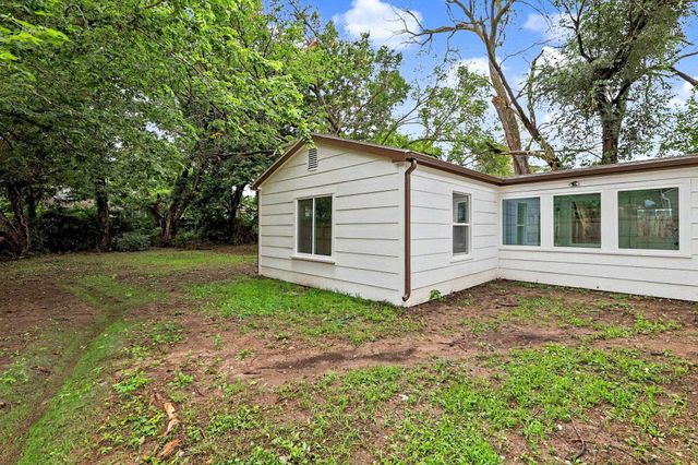 629 N Ridgewood Drive, Wichita, KS 67208
