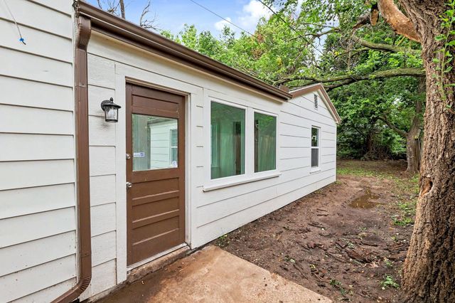 629 N Ridgewood Drive, Wichita, KS 67208