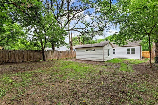 629 N Ridgewood Drive, Wichita, KS 67208