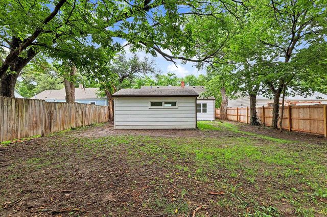 629 N Ridgewood Drive, Wichita, KS 67208
