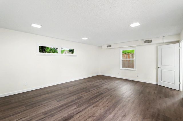 629 N Ridgewood Drive, Wichita, KS 67208