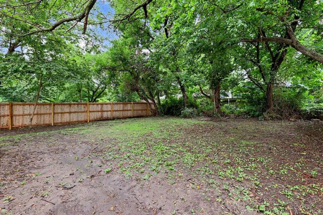 629 N Ridgewood Drive, Wichita, KS 67208