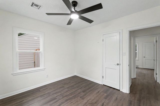 629 N Ridgewood Drive, Wichita, KS 67208
