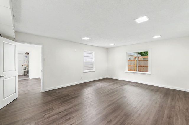 629 N Ridgewood Drive, Wichita, KS 67208