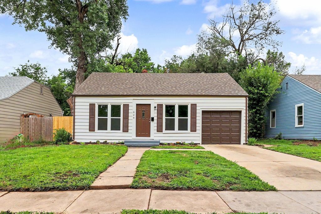 629 N Ridgewood Drive, Wichita, KS 67208