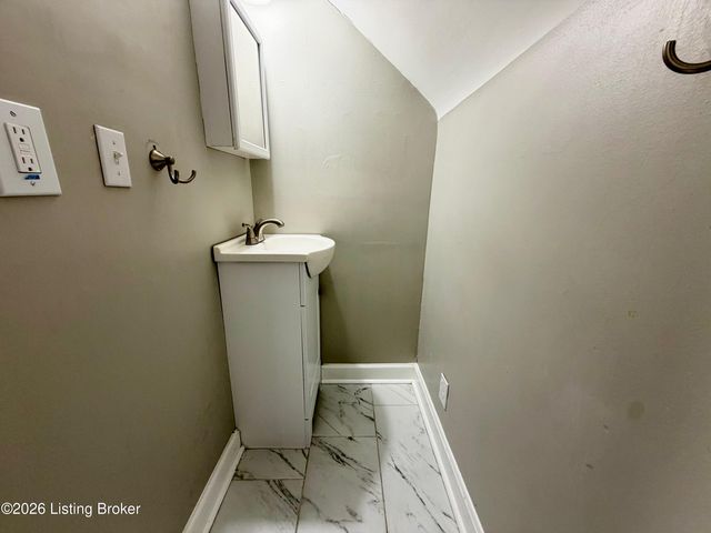 3102 Grant Ave, Louisville, KY 40214